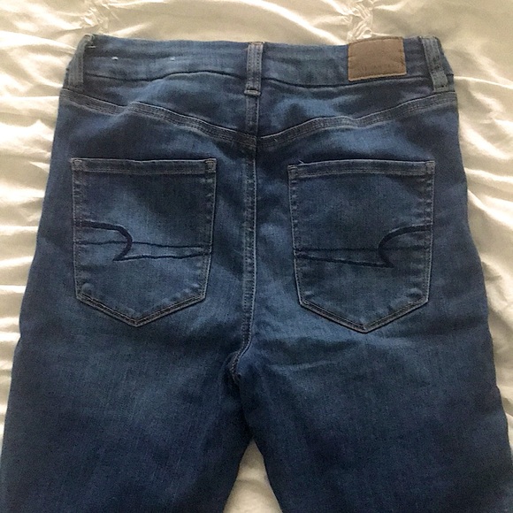 American Eagle curvy high-rise jeans, medium-wash - Picture 3 of 3